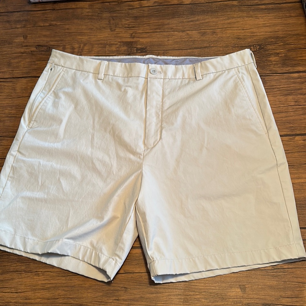 Men’s Size 38 On The Go Vineyard Vine Shorts